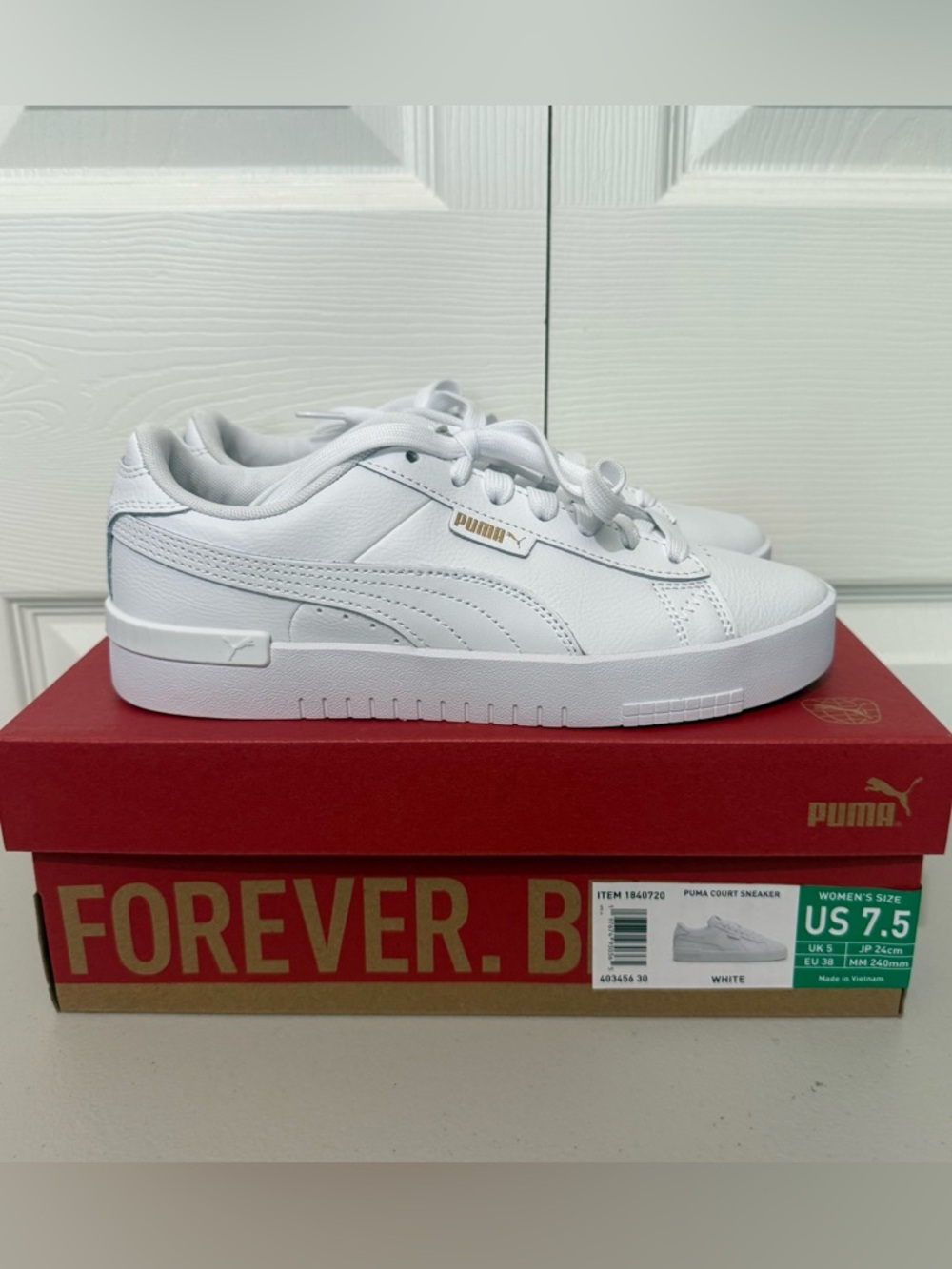 PUMA Women's Court Sneaker, White With Gold Accents Tennis Shoes Size 7.5